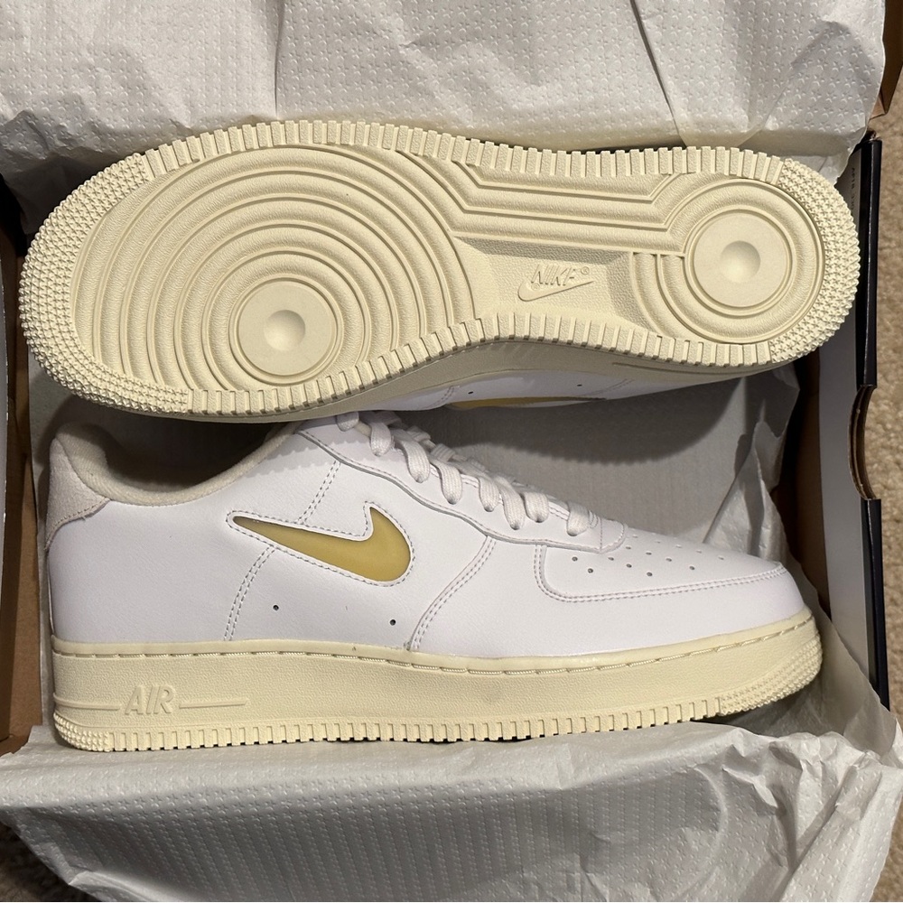 Nike Air Force 1’ 07 LX white/pale vanilla